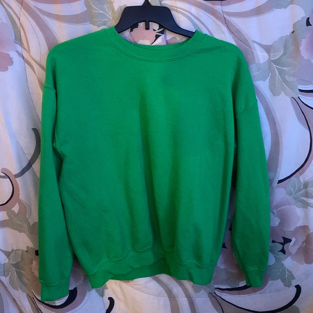 Green crew neck, barely worn